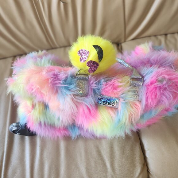 Nwot Justice Girls Fuzzy-Rainbow Rolling Bag w/ Light Up Wheels - Picture 5 of 5